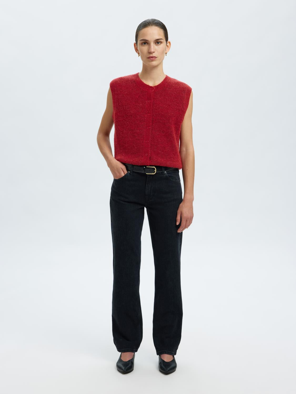 model_shot-front_full